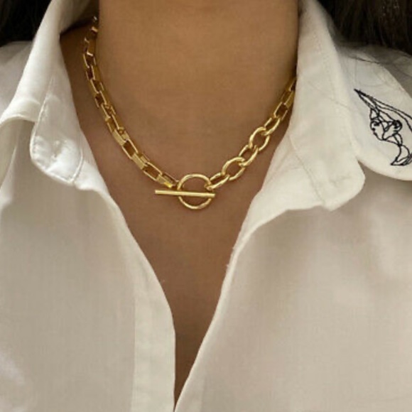 Jewelry - New 18k Gold Plated short necklace